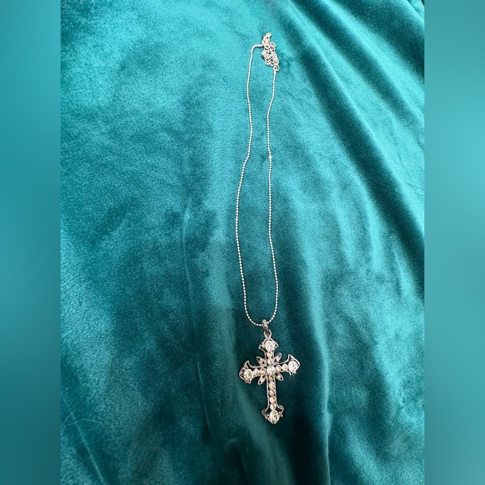 Silver‎ Cross Pendant Necklace